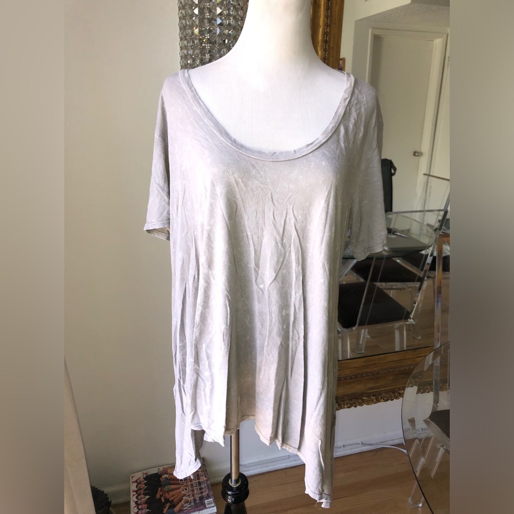 Project social T size medium gray long top